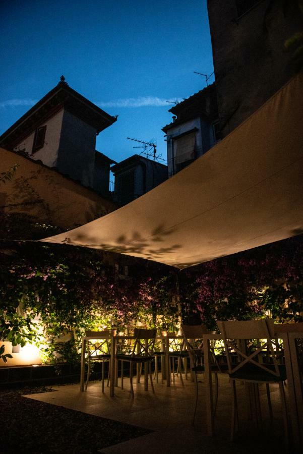 B&B Residenza Di Via Fontana Lucca Exterior foto